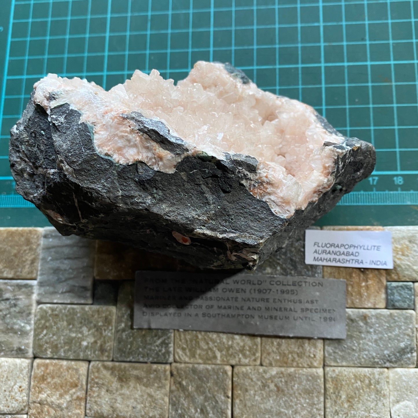 FLUORAPOPHYLLITE - AURANGABAD, MAHARASHTRA, INDIA. 757g MF662