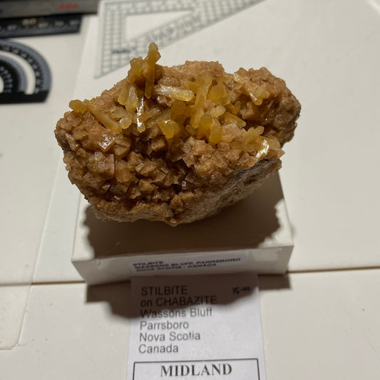 STILBITE/CHABAZITE : WASSONS BLUFF, NOVA SCOTIA, CANADA. 138g MF4687