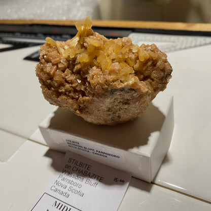 STILBITE/CHABAZITE : WASSONS BLUFF, NOVA SCOTIA, CANADA. 138g MF4687