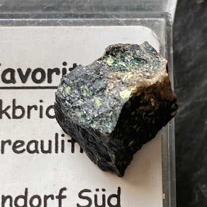 TAVORITE IN ROCKBRIDGEITE, HAGENDORF PEGMATITE, BAVARIA, GERMANY MF1463