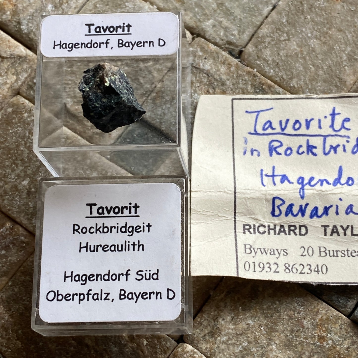 TAVORITE IN ROCKBRIDGEITE, HAGENDORF PEGMATITE, BAVARIA, GERMANY MF1463