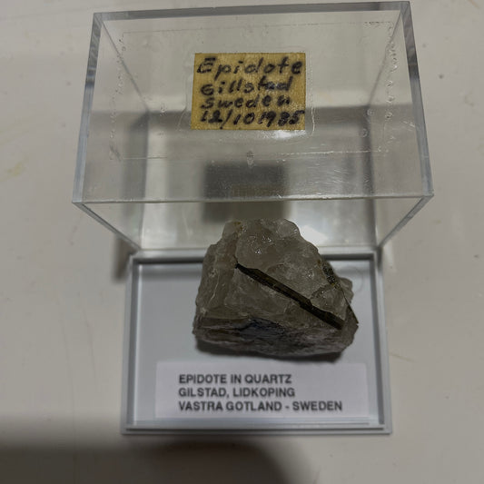 EPIDOTE IN QUARTZ - LIDKOPING, VASTRA GOTALAND, GILLSTAD, SWEDEN