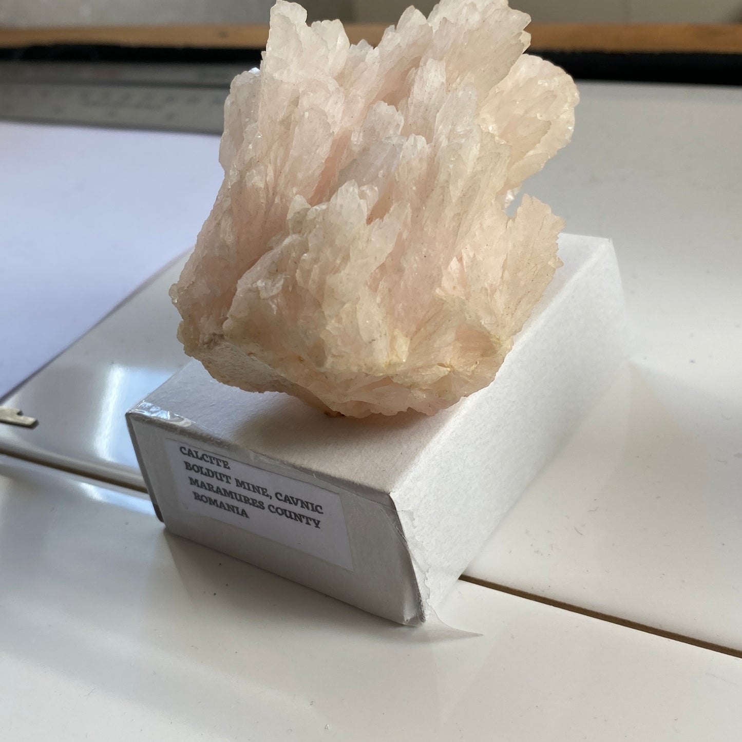 MANGANOAN CALCITE - BOLDUT MINE, ROMANIA. 203g MF240