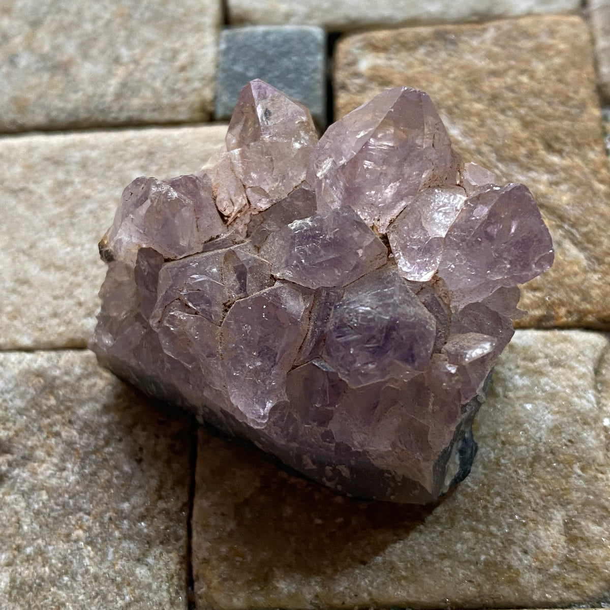 AMETHYST QUARTZ : TAFF'S WELL QUARRY, PENTYRCH, WALES  19g. MF5367