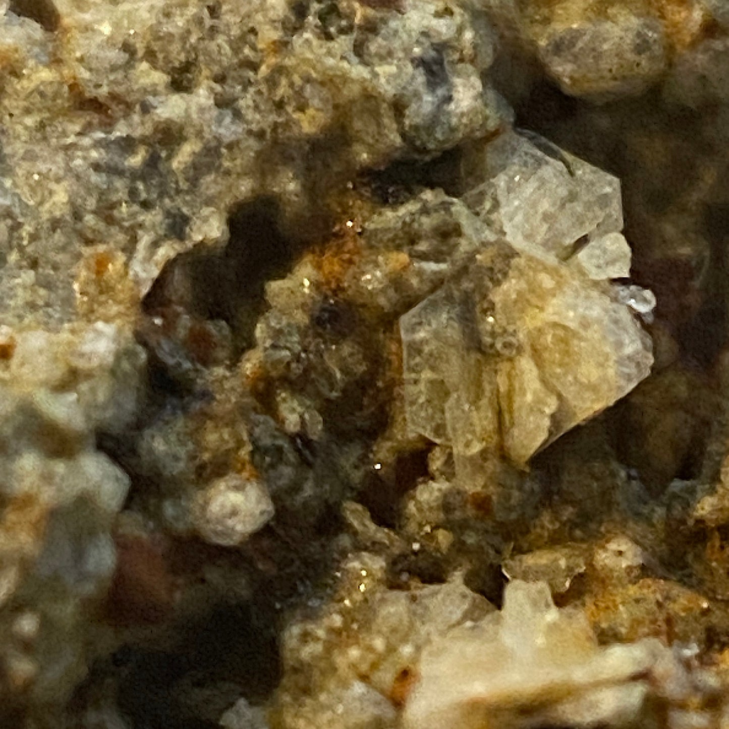 TRIDYMITE, VECHEC QUARRY, SLANSKE MOUTAINS, SLOVAKIA 32g MF1465