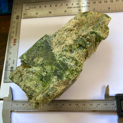 DIOPSIDE LARGE SPECIMEN - DIOPSIDRINNE, TYROL, AUSTRIA. 1176g MF2161