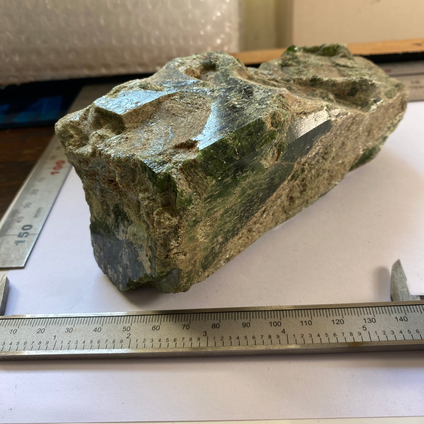 DIOPSIDE LARGE SPECIMEN - DIOPSIDRINNE, TYROL, AUSTRIA. 1176g MF2161