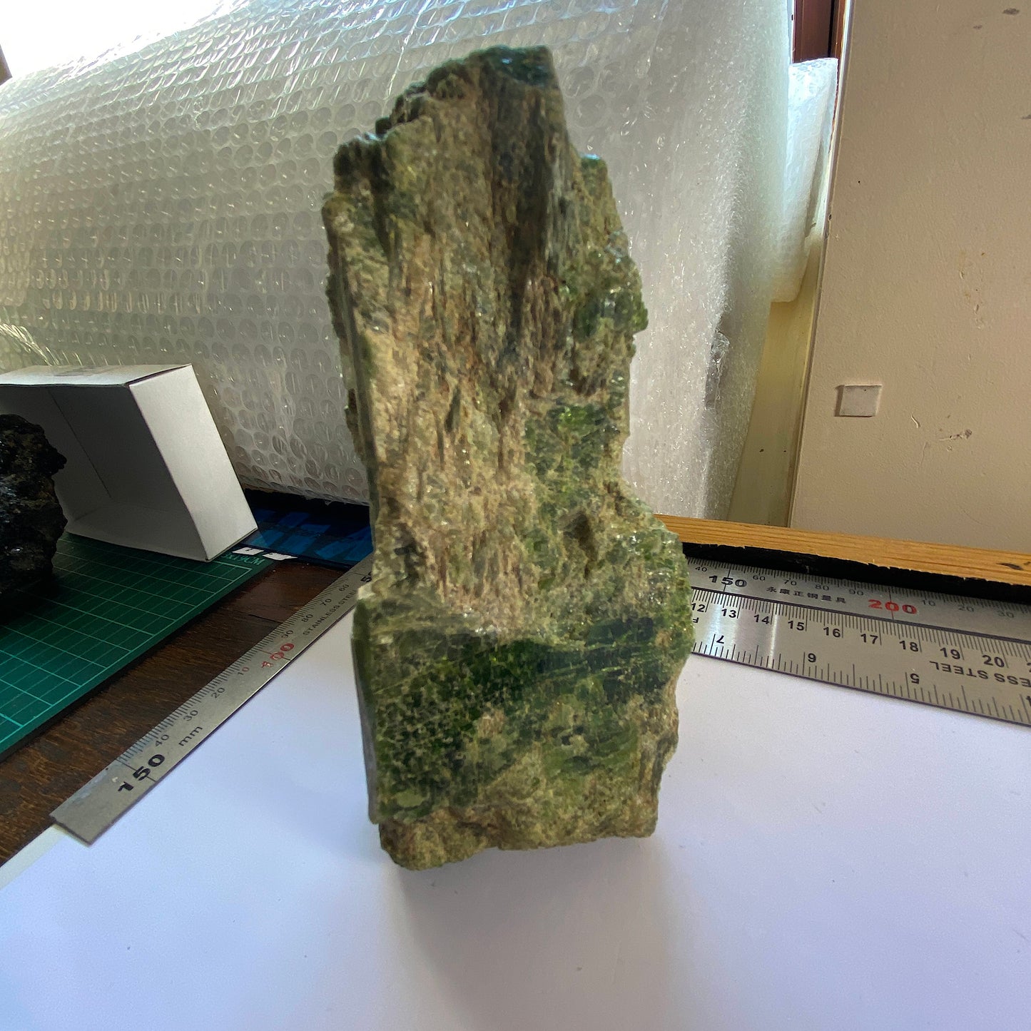 DIOPSIDE LARGE SPECIMEN - DIOPSIDRINNE, TYROL, AUSTRIA. 1176g MF2161