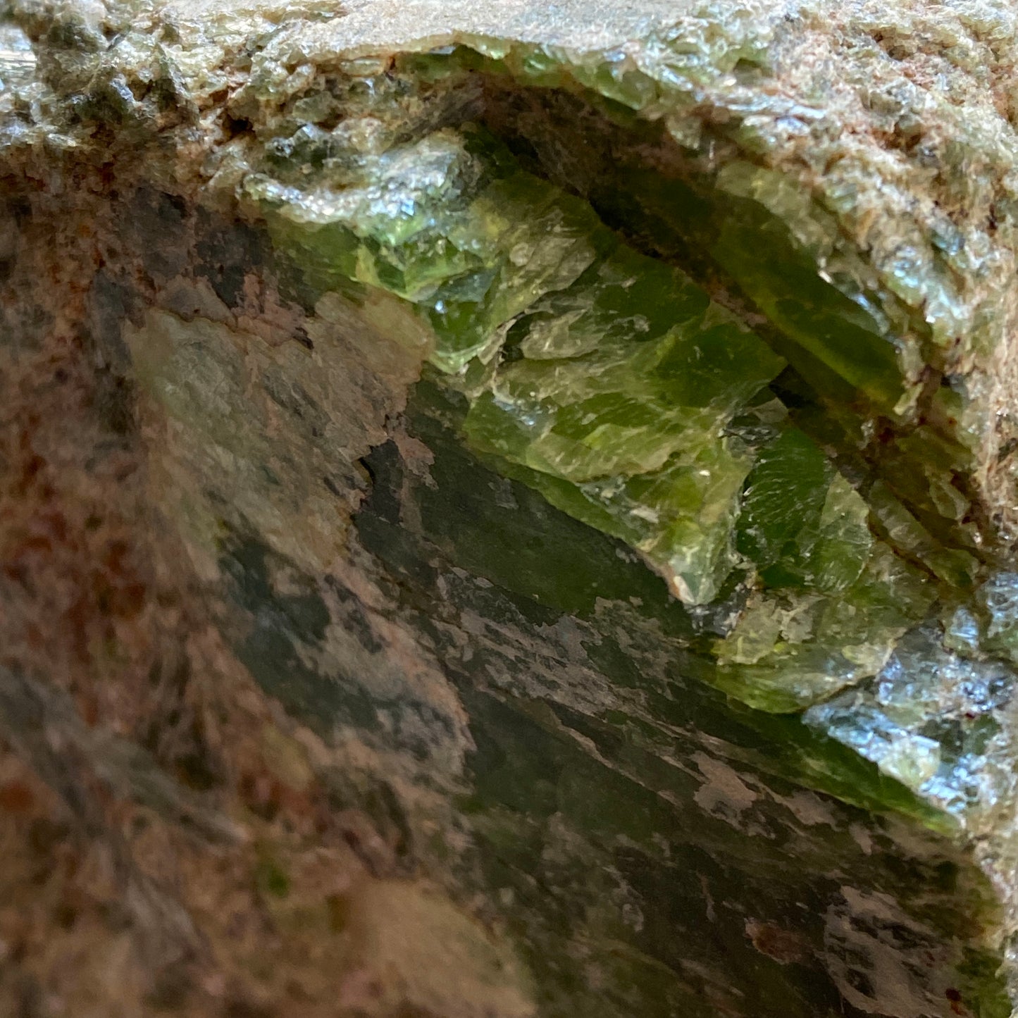 DIOPSIDE LARGE SPECIMEN - DIOPSIDRINNE, TYROL, AUSTRIA. 1176g MF2161