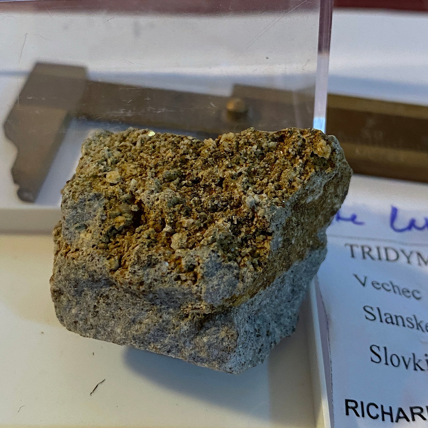 TRIDYMITE, VECHEC QUARRY, SLANSKE MOUTAINS, SLOVAKIA 32g MF1465