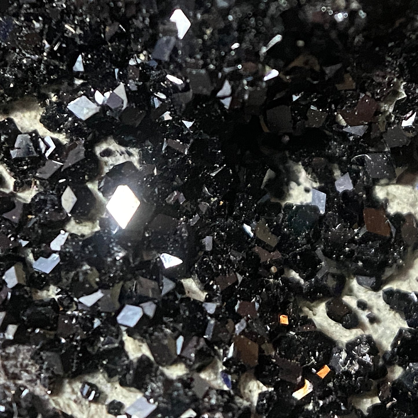 MELANITE GARNET : PEROVSKITE HILL, SANTA RITA PEAK, CALIFORNIA , U.S.A. 117g MF4681