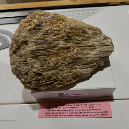 CALCITE : SUN VEIN, COLDSTONES QUARRY, GREENHOW, HARROGATE, YORKSHIRE 660g MF4689