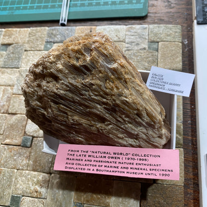 CALCITE : SUN VEIN, COLDSTONES QUARRY, GREENHOW, HARROGATE, YORKSHIRE 660g MF4689