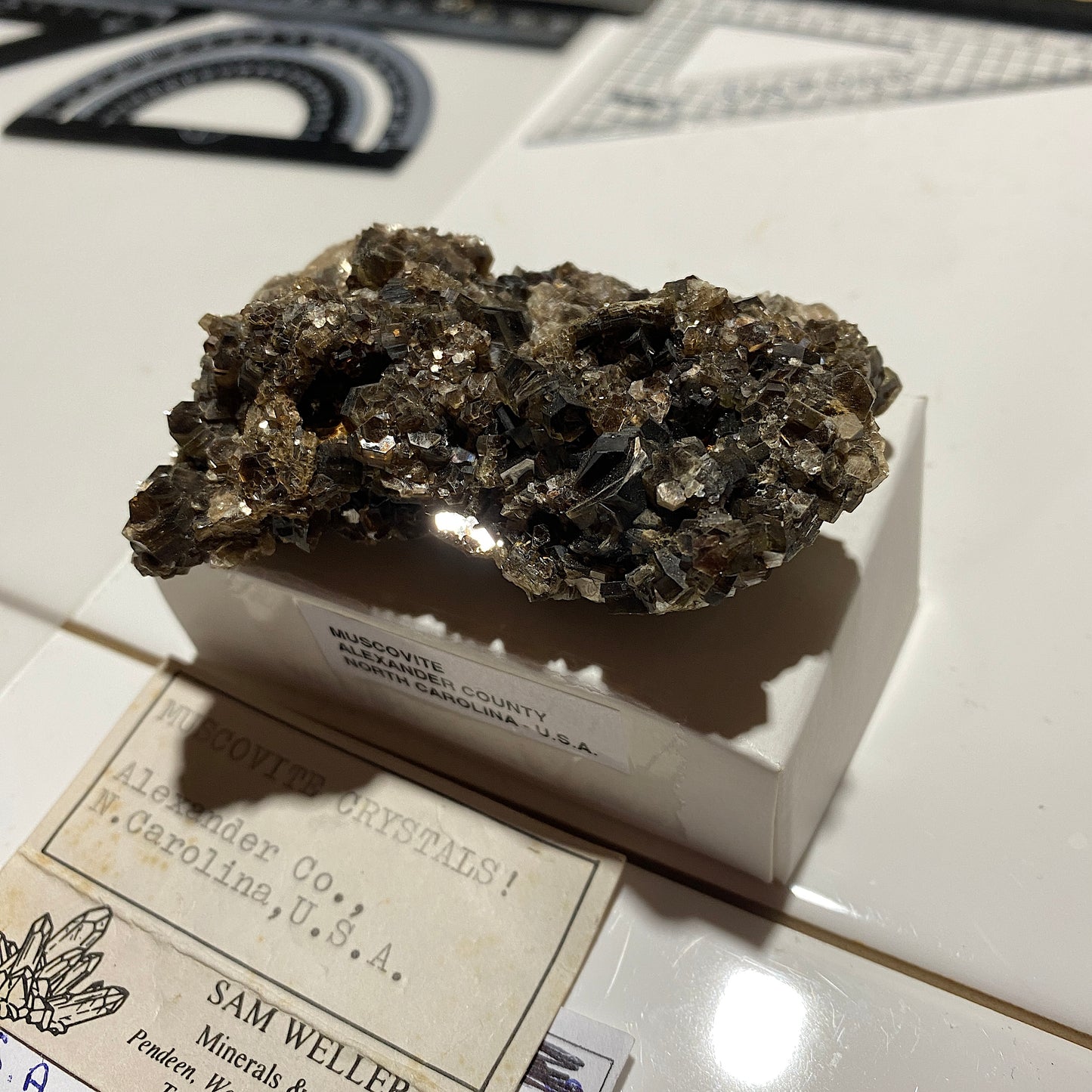 MUSCOVITE : ALEXANDER COUNTY, NORTH CAROLINA, U.S.A. 84g. MF4696