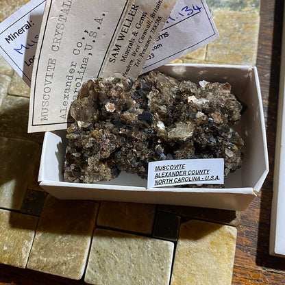 MUSCOVITE : ALEXANDER COUNTY, NORTH CAROLINA, U.S.A. 84g. MF4696