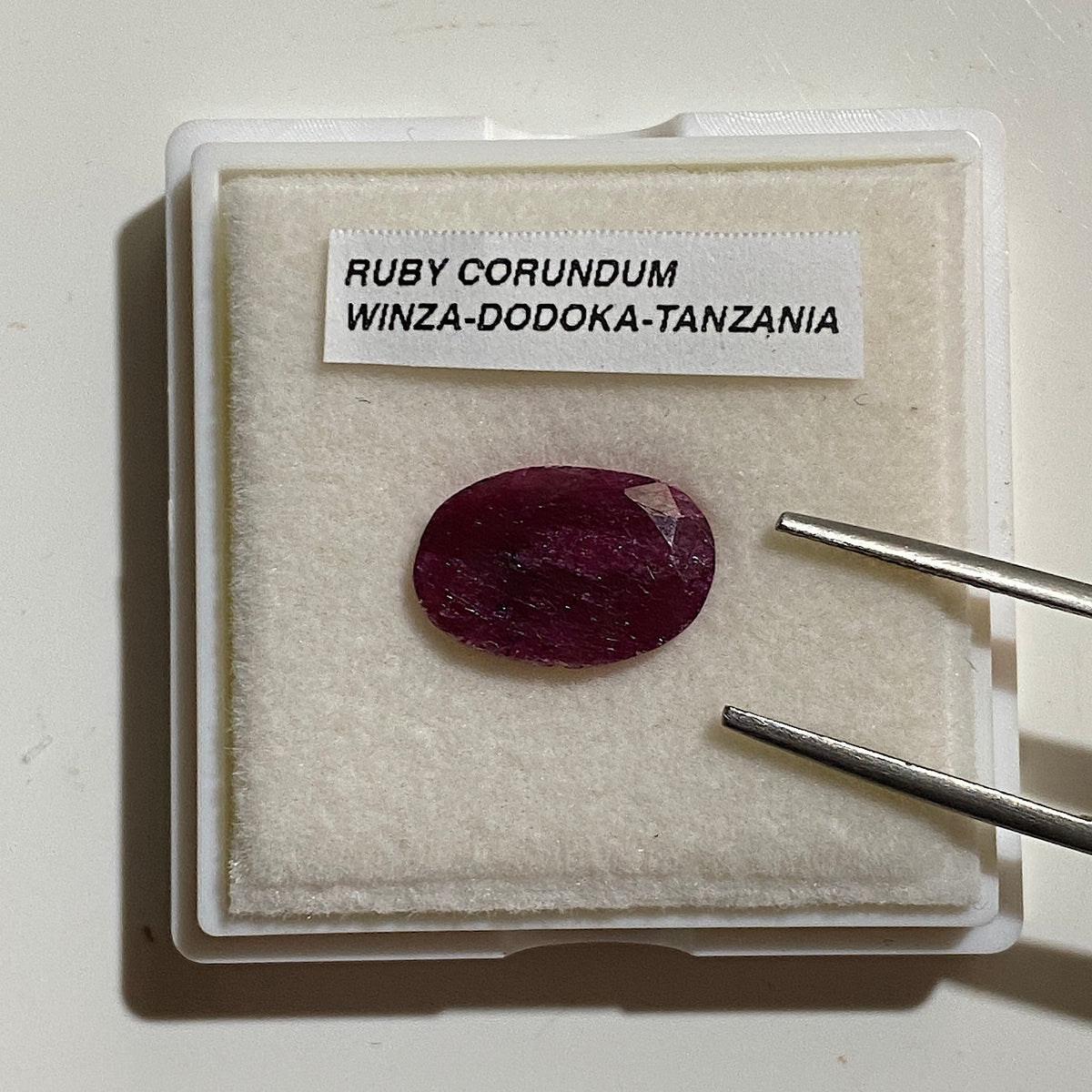 RUBY CORUNDUM NATURAL GEMSTONE LOW GRADE : WINZA, TANZANIA. 6.15Ct MFG4993