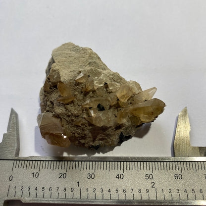 PIEZA CLÁSICA DE CALCITA/HIDROCARBURO DE INDIANA, EE. UU. 36 g MF742