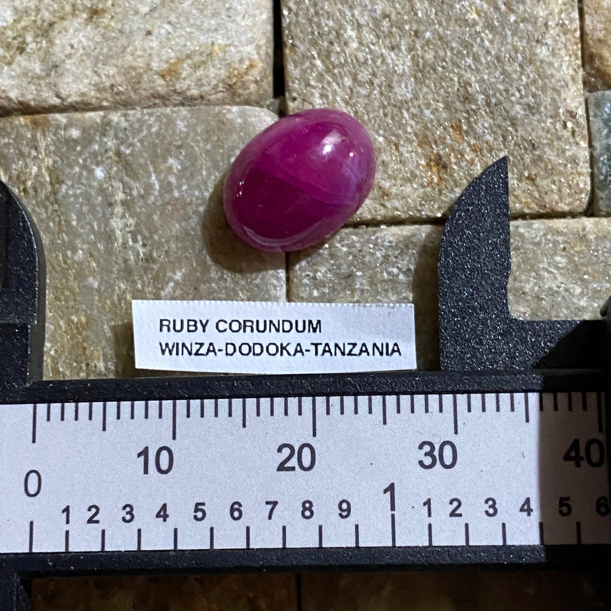 RUBY CORUNDUM NATURAL GEMSTONE : WINZA, DODOMA REGION, TANZANIA 8.55Ct MFG4994
