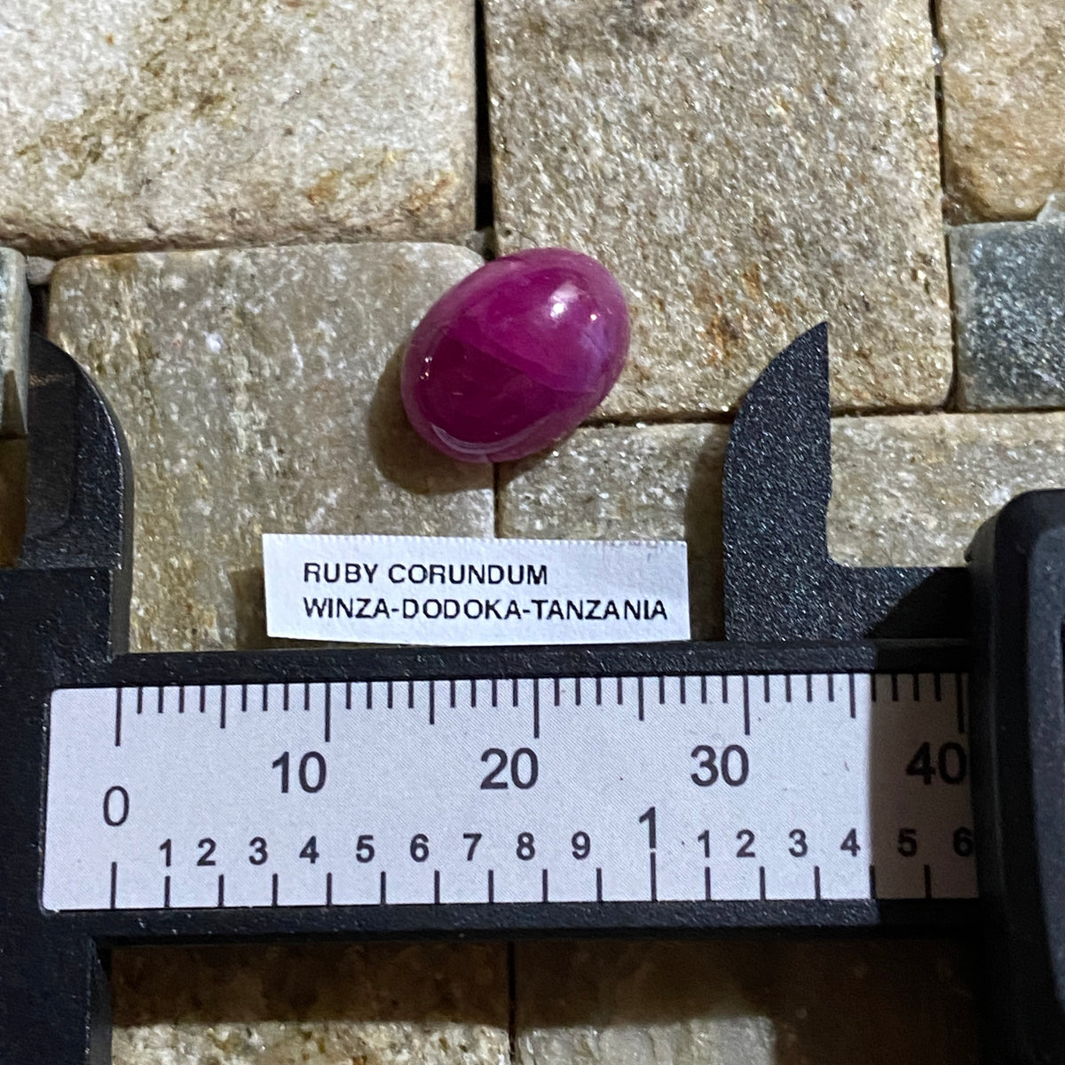 RUBY CORUNDUM NATURAL GEMSTONE : WINZA, DODOMA REGION, TANZANIA 8.55Ct MFG4994