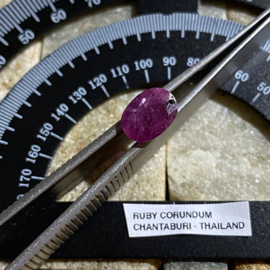 RUBY CORUNDUM NATURAL GEMSTONE : CHANTHABURI PROVINCE, THAILAND 1.45Ct MFG4995