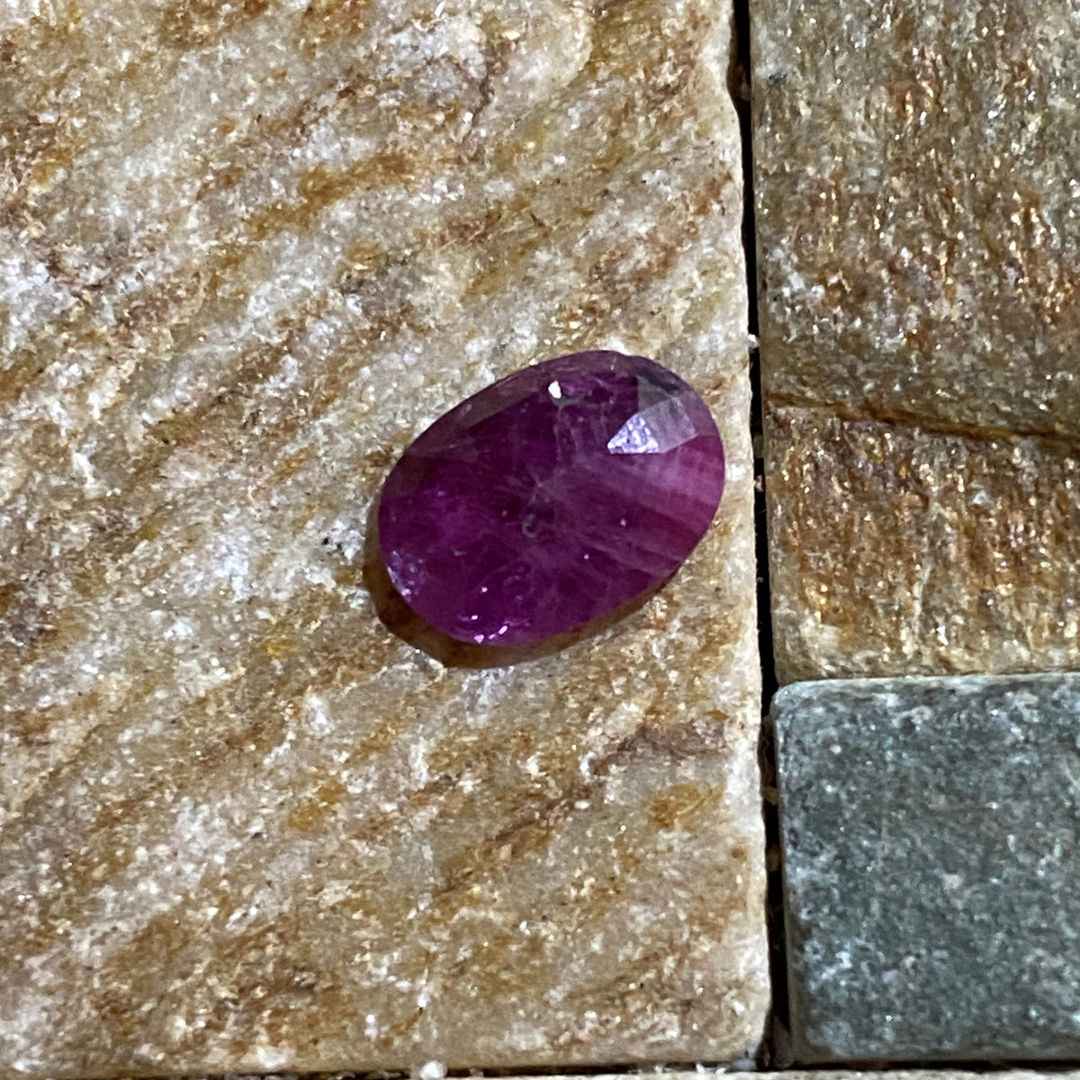 RUBY CORUNDUM NATURAL GEMSTONE : CHANTHABURI PROVINCE, THAILAND 1.45Ct MFG4995