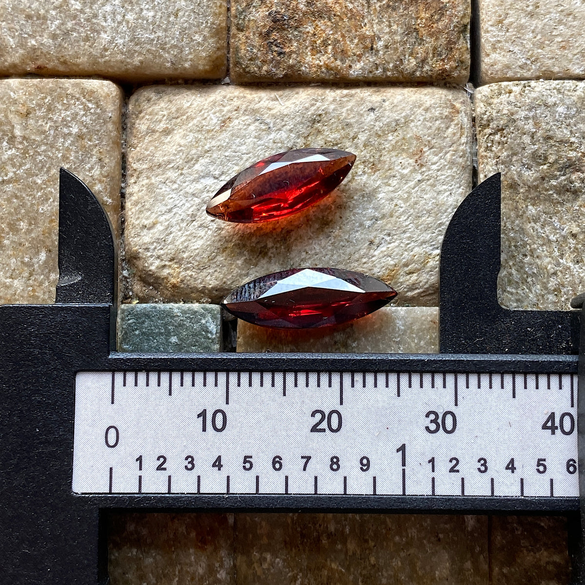 SPESSARTINE GARNET x 2 : NAVEGADORA MINE, MINAS GERAIS, BRAZIL. 5.60Ct MFG6000