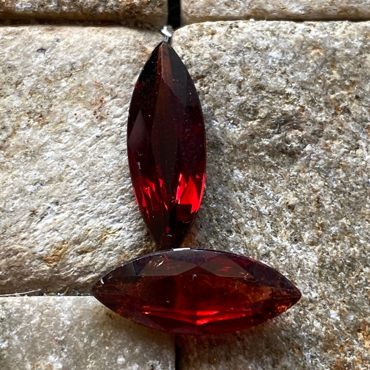 SPESSARTINE GARNET x 2 : NAVEGADORA MINE, MINAS GERAIS, BRAZIL. 5.60Ct MFG6000