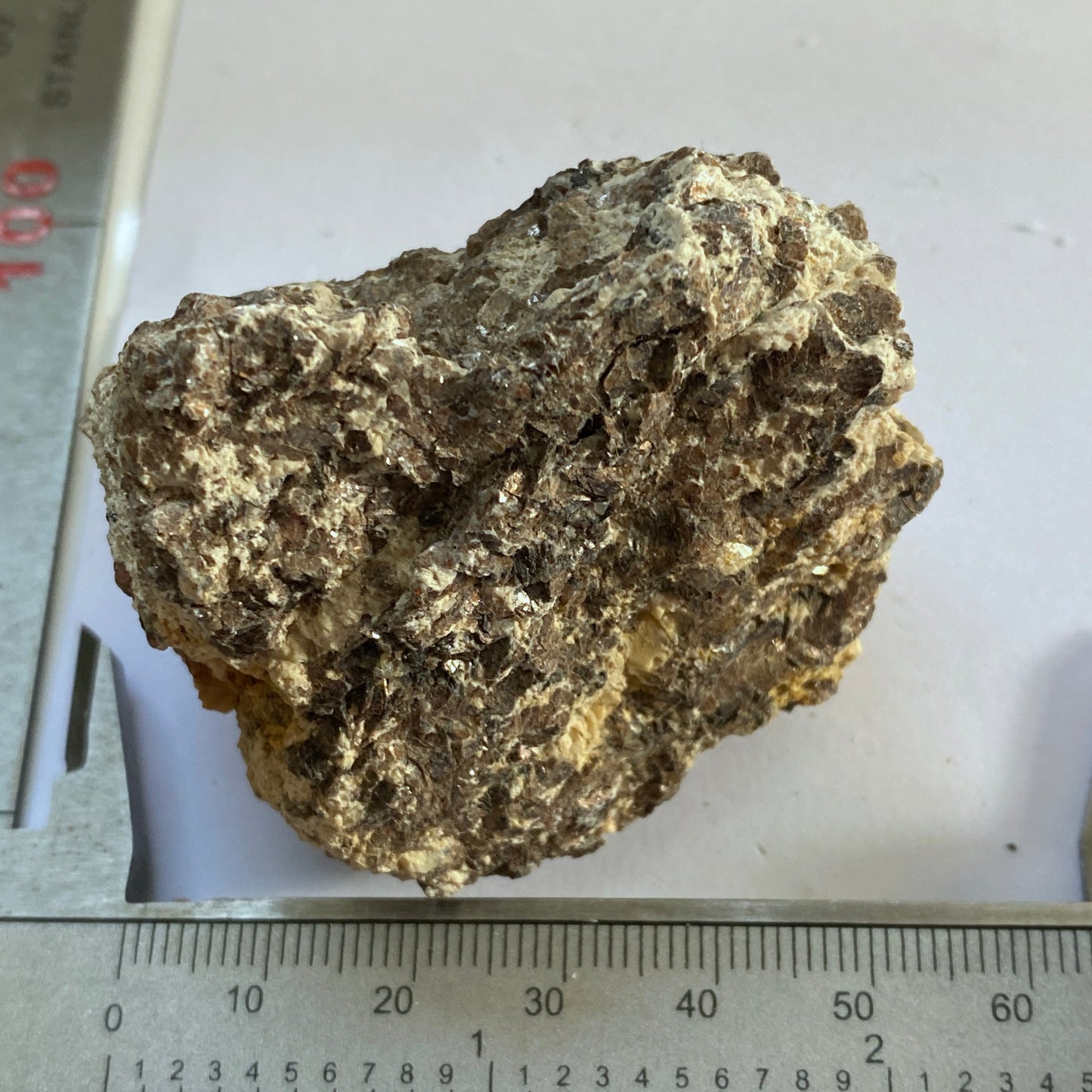 MICA IN KAOLIN - ST AUSTELL, CORNWALL, ENGLAND 108g. MF28