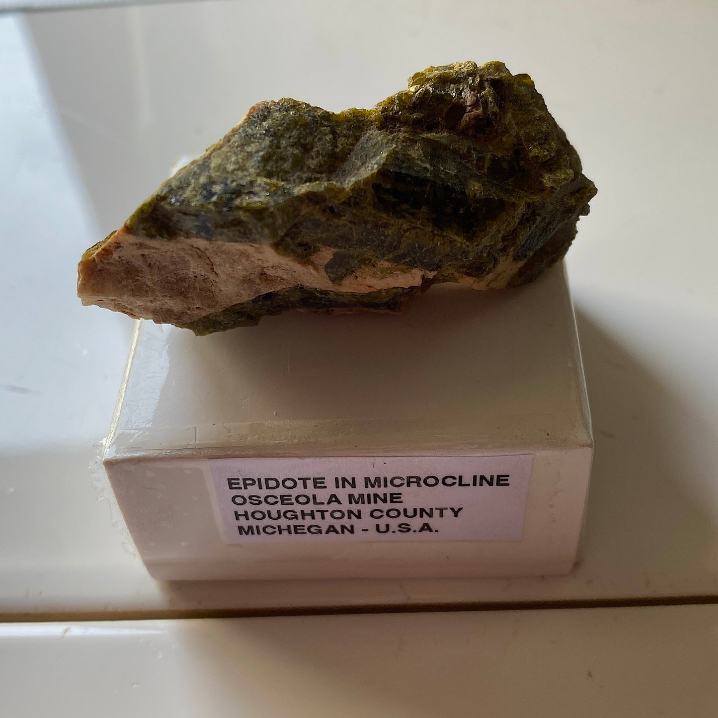 EPIDOTE IN MICROCLINE - OSCEOLA MINE, HOUGHTON CO. MICHEGAN, U.S.A. 58g MF782