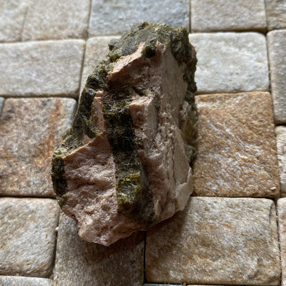 EPIDOTE IN MICROCLINE - OSCEOLA MINE, HOUGHTON CO. MICHEGAN, U.S.A. 58g MF782