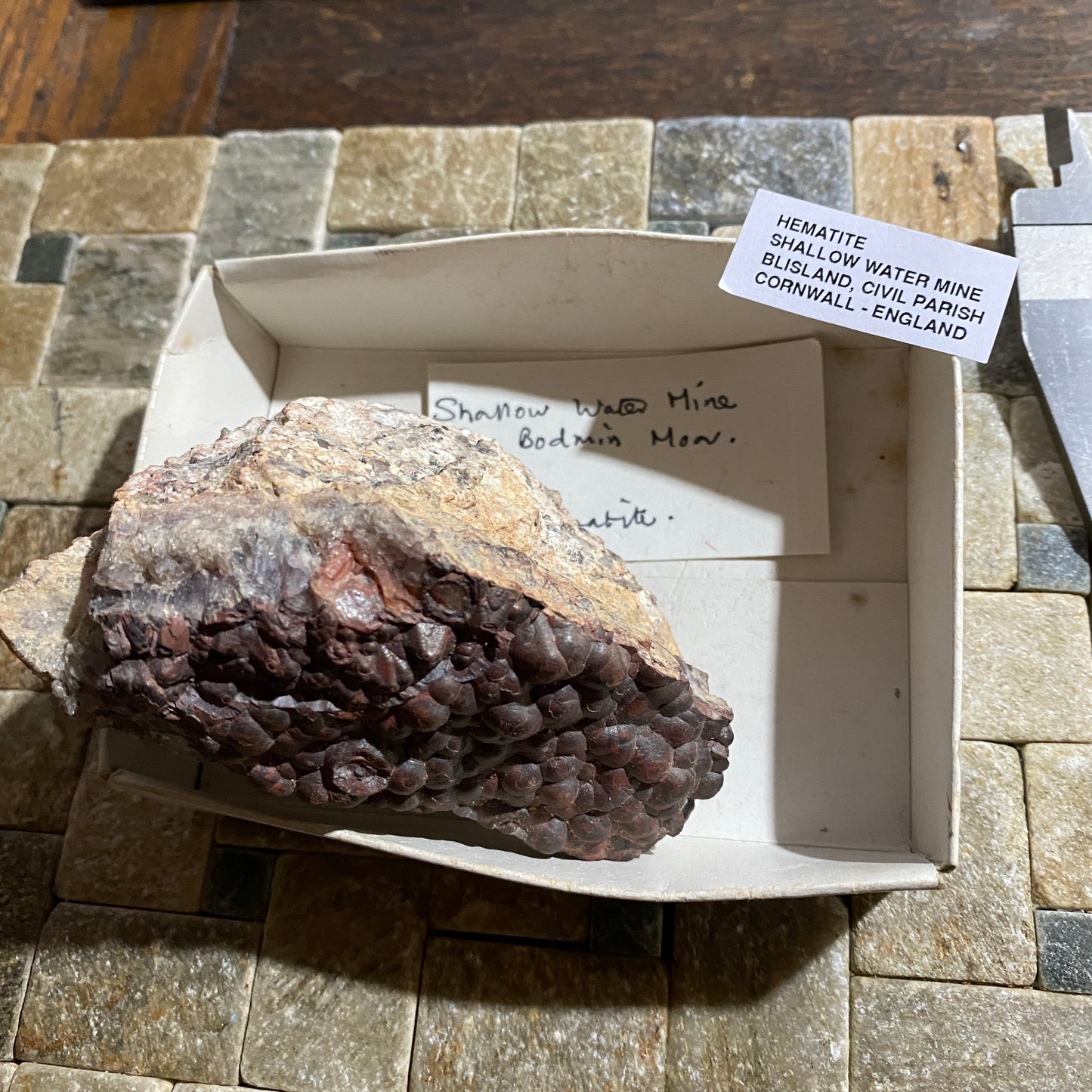 HEMATITE : SHALLOW WATER MINE, BLISLAND, CORNWALL - 250g MF4700