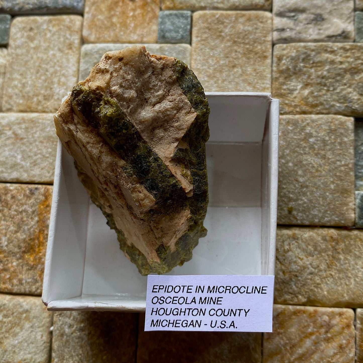 EPIDOTE IN MICROCLINE - OSCEOLA MINE, HOUGHTON CO. MICHEGAN, U.S.A. 58g MF782