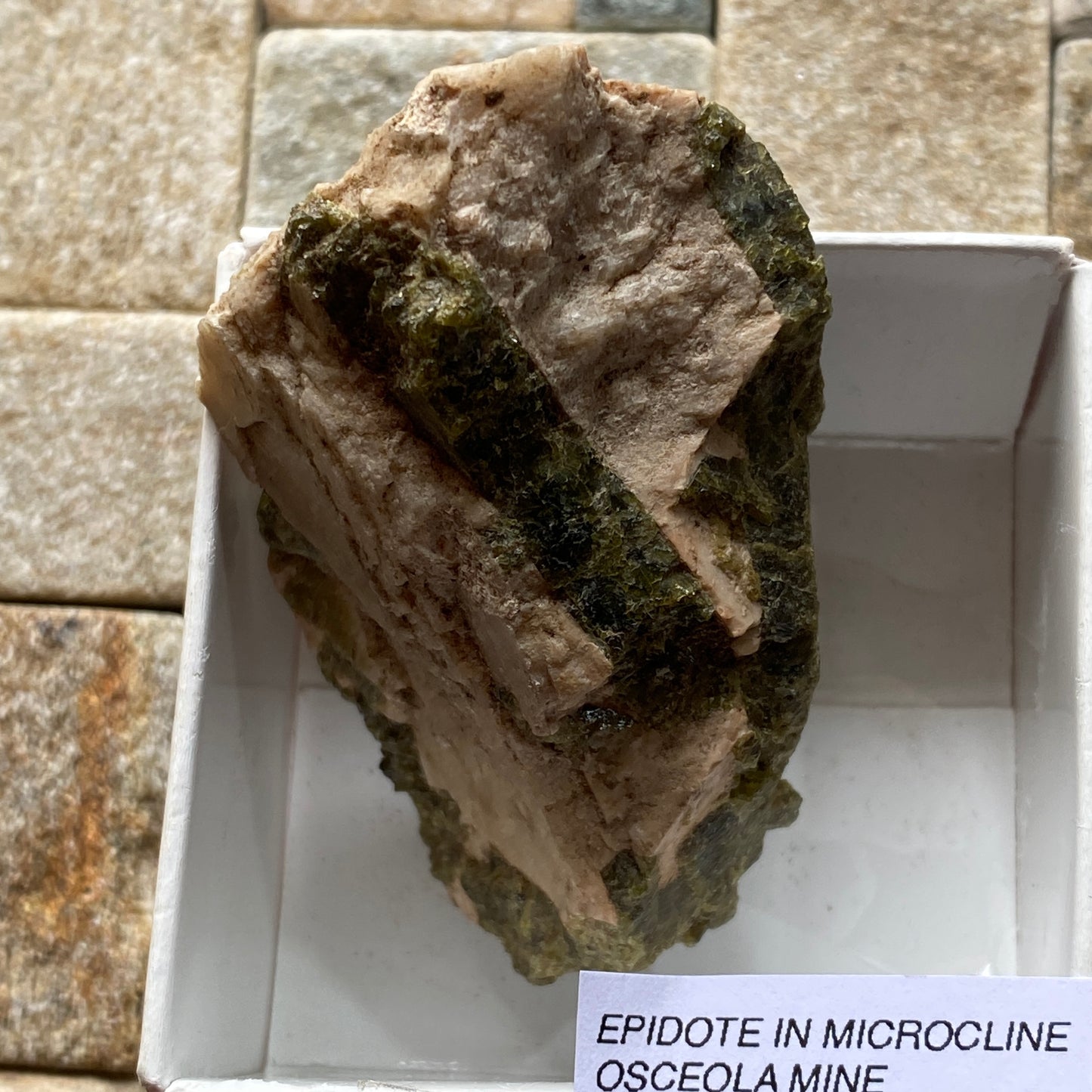 EPIDOTE IN MICROCLINE - OSCEOLA MINE, HOUGHTON CO. MICHEGAN, U.S.A. 58g MF782