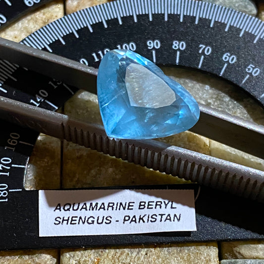AQUAMARINE BERYL NATURAL GEMSTONE : SHENGUS, ROUNDU, PAKISTAN LARGE 10.70Ct. MFG6003