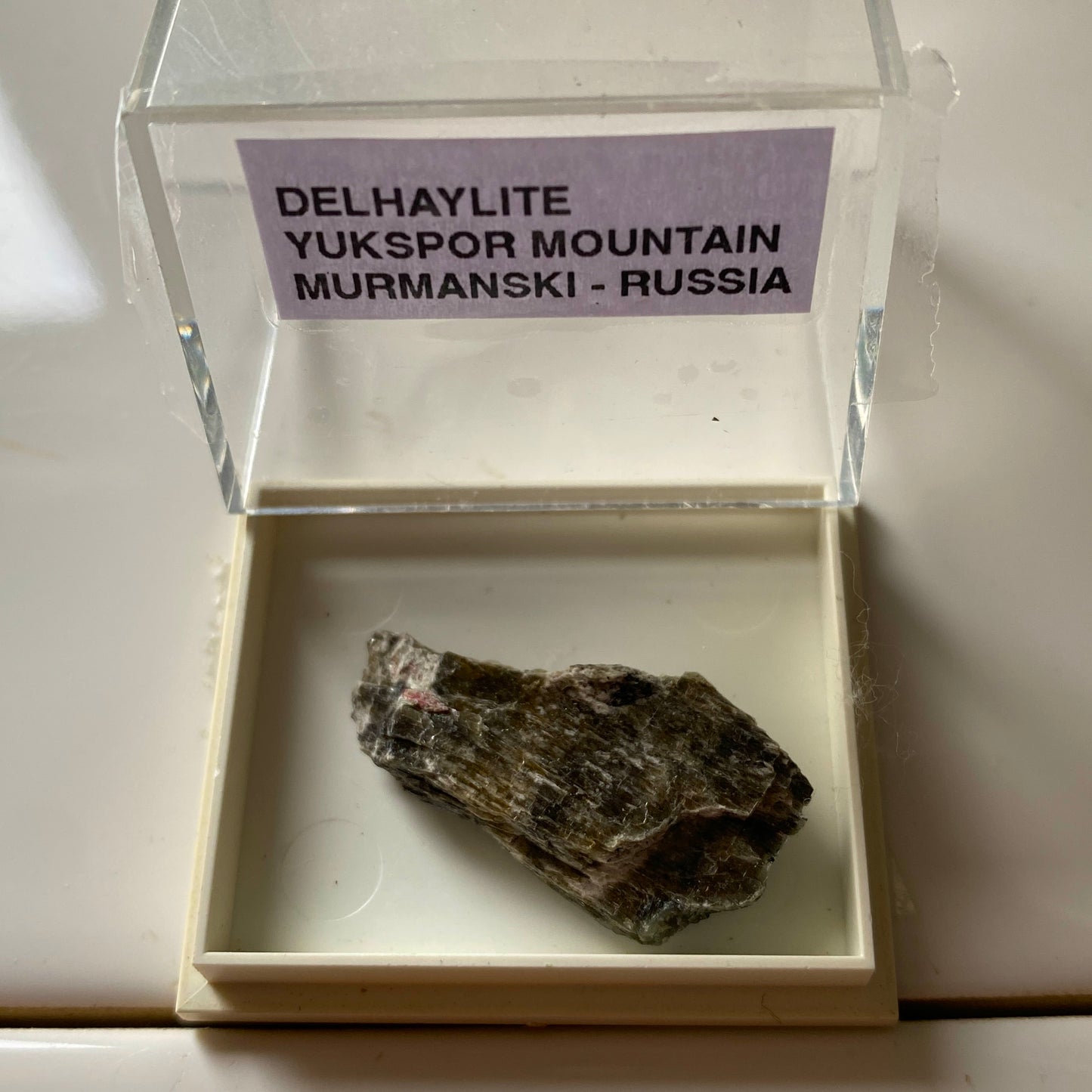 DELHAYLITE [DELHAYELITE] - YUKSPOR MOUNTAIN, MURMANSKI, RUSSIA 3g MF712