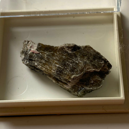 DELHAYLITE [DELHAYELITE] - YUKSPOR MOUNTAIN, MURMANSKI, RUSSIA 3g MF712