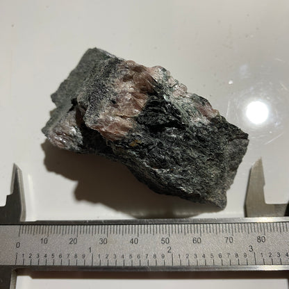 MARGARITE/MAGNETITE : WRIGHT MINE, CHESTER, MASSACHUSETTS, U.S.A. 126g MF4705