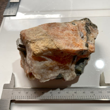 APATITE IN CALCITE : YATES MINE, OTTER LAKE, QUEBEC, CANADA 567g MF4706