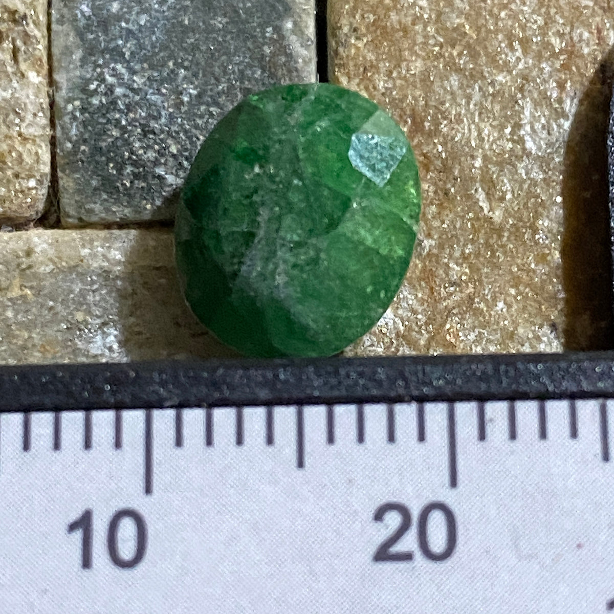 TSAVORITE GARNET RARE GEMSTONE : MERELANI HILLS, LELETANI MOUNTAINS, TANZANIA 4.36Ct MFG6006