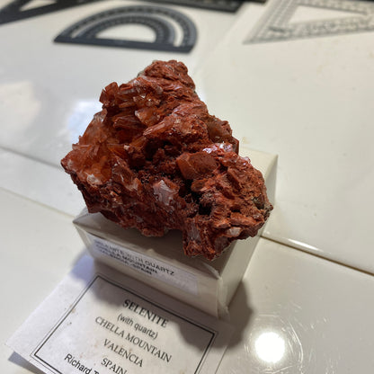 SELENITE WITH QUARTZ `; CHELLA MOUNTAIN, VALENCIA, SPAIN 87g MF4708