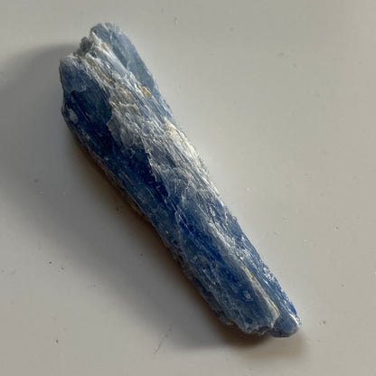 KYANITE x 6 CRYSTAL BLADES - QUSONG, LHOKA, TIBET. TOTAL 22g. MF3505