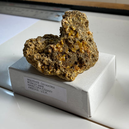 WULFENITE ON MATRIX - ROWLEY MINE, ARIZONA -U.S.A.  78g MF3182