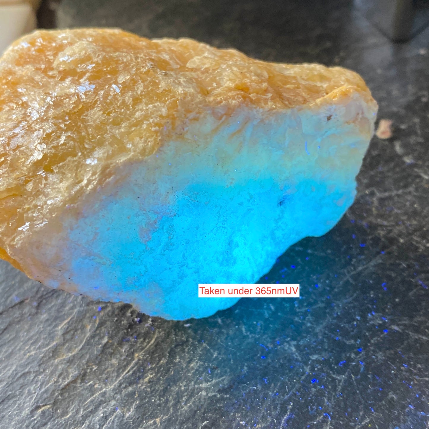 WOLLASTONITE DU DISTRICT MINIER DE FRANKLIN, ÉTATS-UNIS. 140g MF757