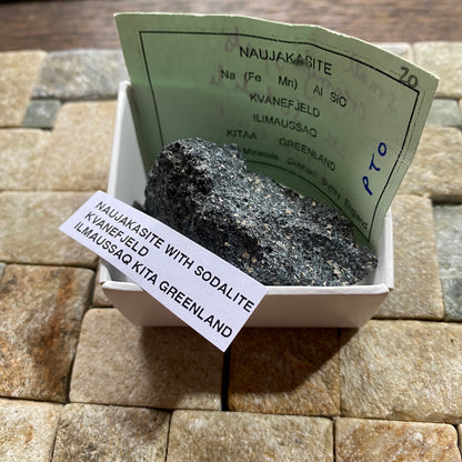 NAUJAKASITE WITH SODALITE : KVANEFJELD, KITAA, GREENLAND. 41g. MF4711