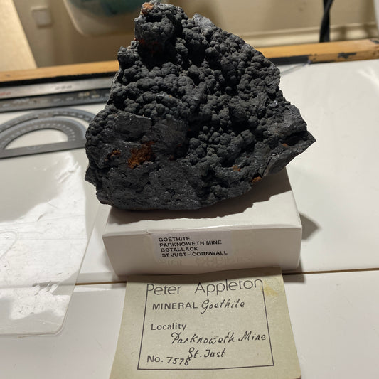 GOETHITE : PARKNOWETH MINE, BOTALLACK, CORNWALL 474g MF4710