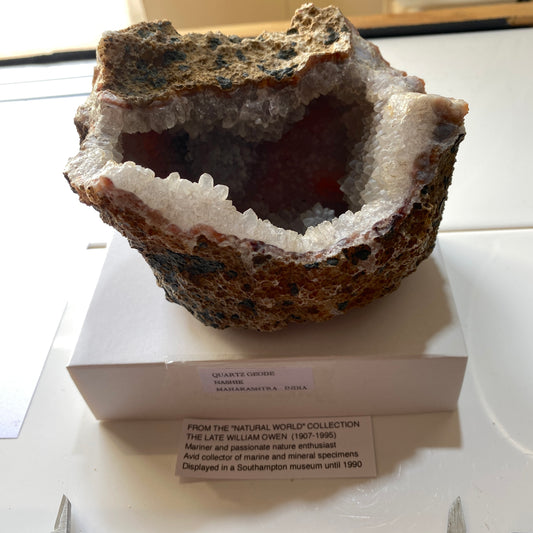 QUARTZ GEODE RARE SPECIMEN FROM NASHIK, INDIA  LARGE 694 g MF831