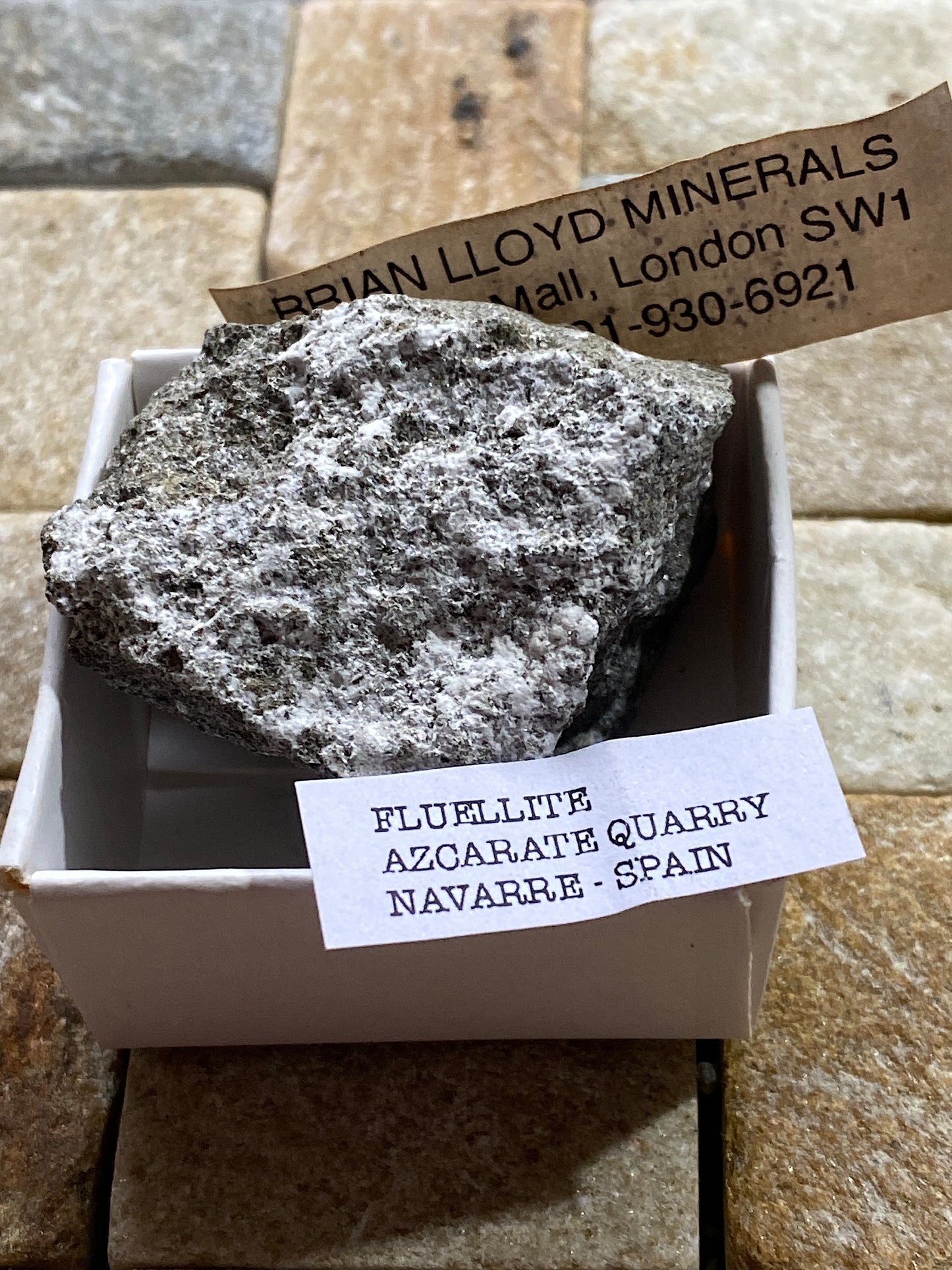 FLUELLITE [ETC] : AZCARATE QUARRY, EUGUI, ESTERIBAR, NAVARRE, SPAIN 21g MF4713