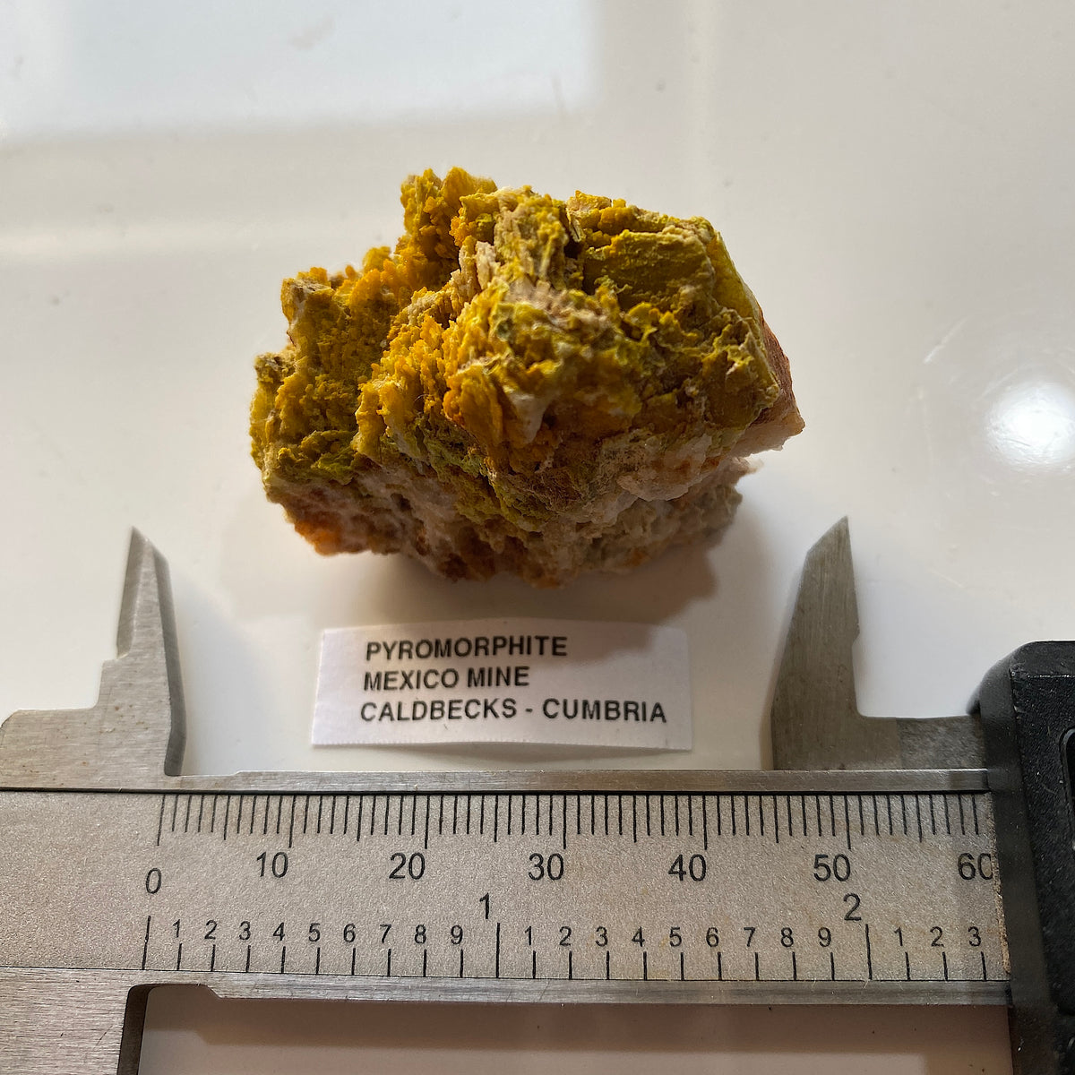 PYROMORPHITE : MEXICO MINE, CALDBECKS, CUMBRIA, ENGLAND 32g. MF5385