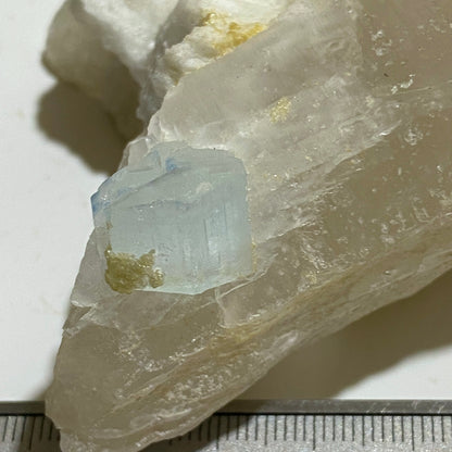 AQUAMARINE IN QUARTZ WITH ALBITE - SHIGAR VALLEY, PAKISTAN