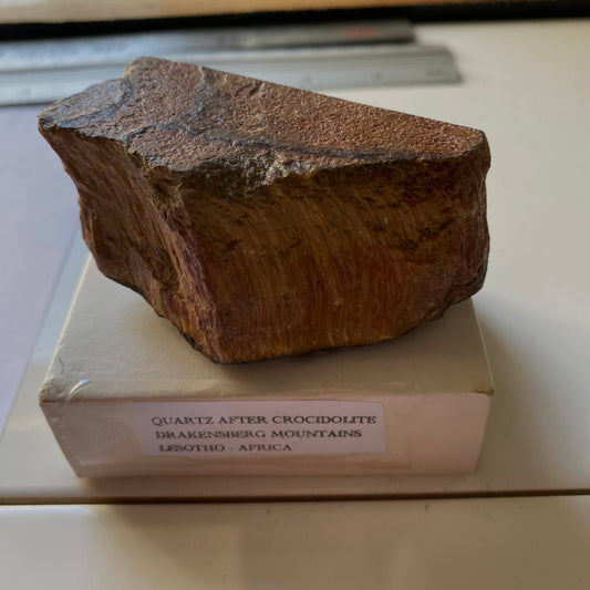 QUARTZ AFTER CROCIDOLITE [TIGERS EYE] UNTREATED - LESOTHO, AFRICA 159g MF841
